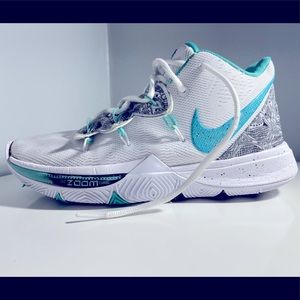 Nike Kyrie 5 basketball shoes